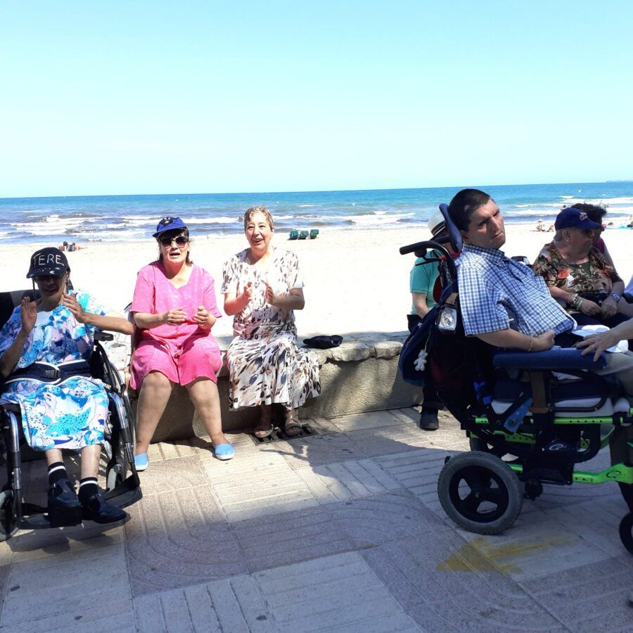 25-CANTAANDO JUNTO -AL MAR